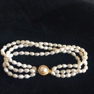 Authentic freshwater pearl bracelet 8”